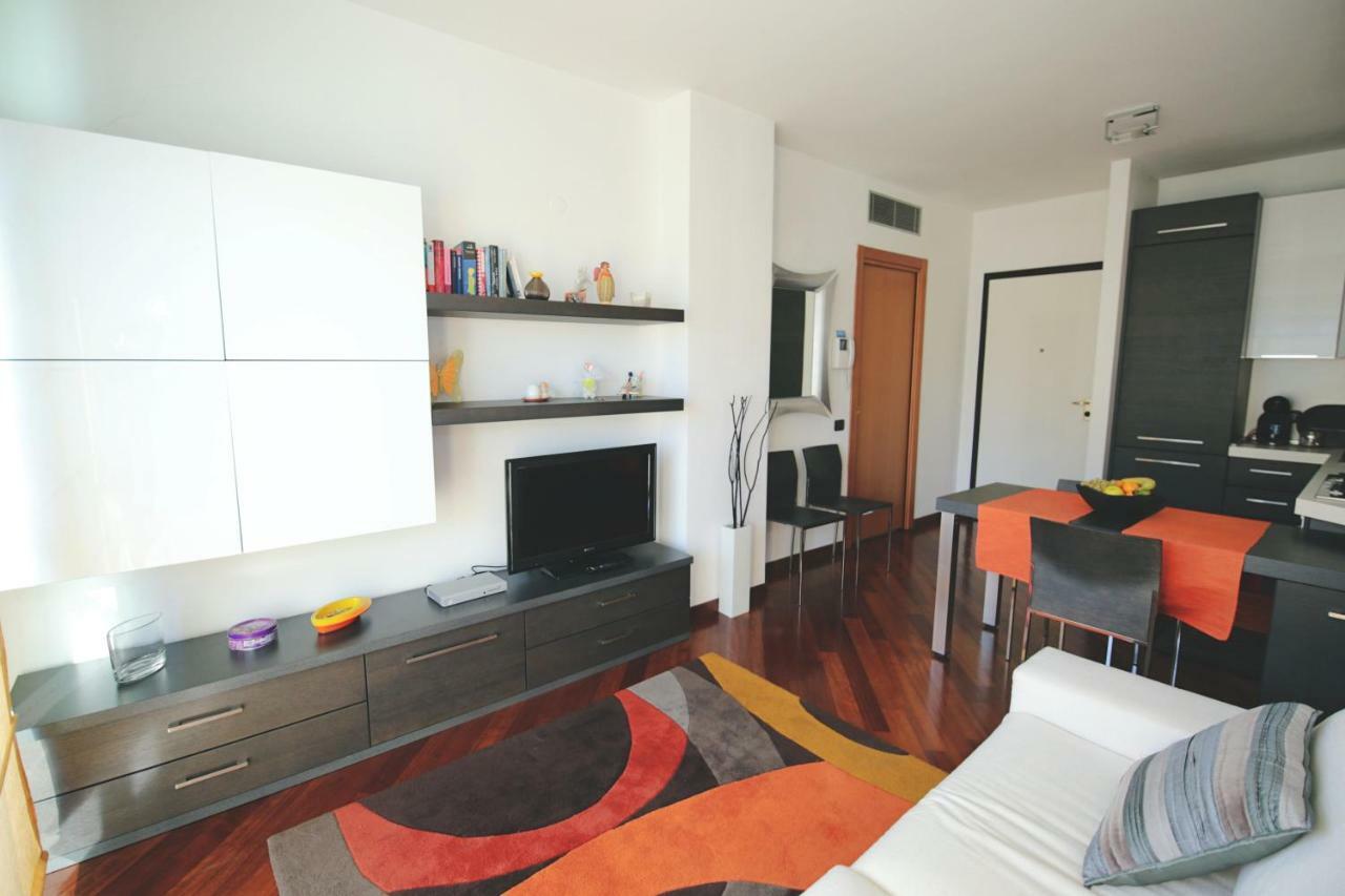 Orea Spiti - Charming Flat & Canal View Few Steps From Movida Mailand Exterior foto