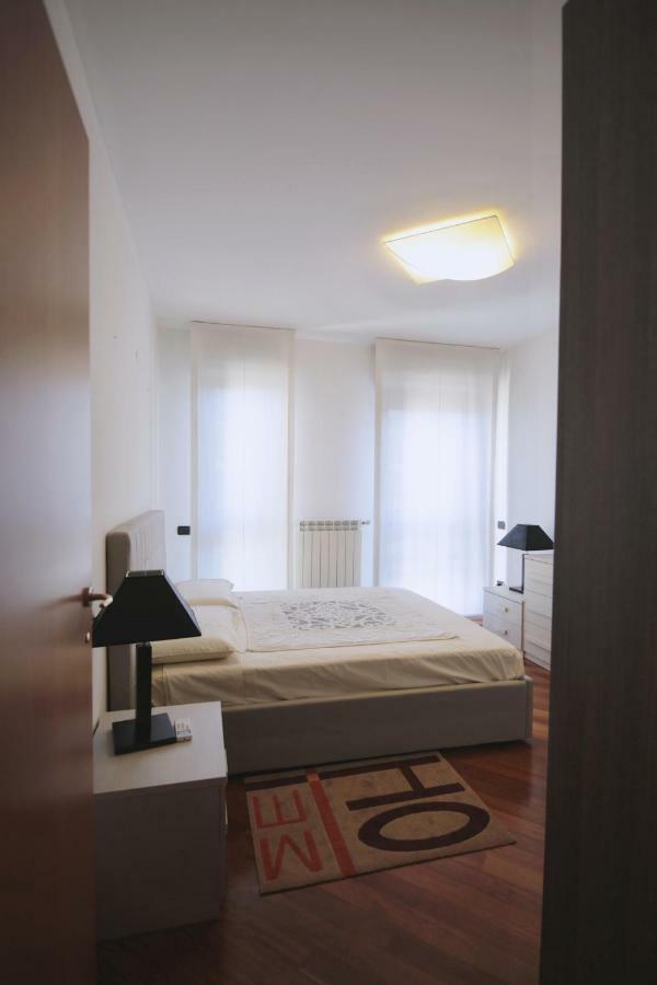Orea Spiti - Charming Flat & Canal View Few Steps From Movida Mailand Exterior foto